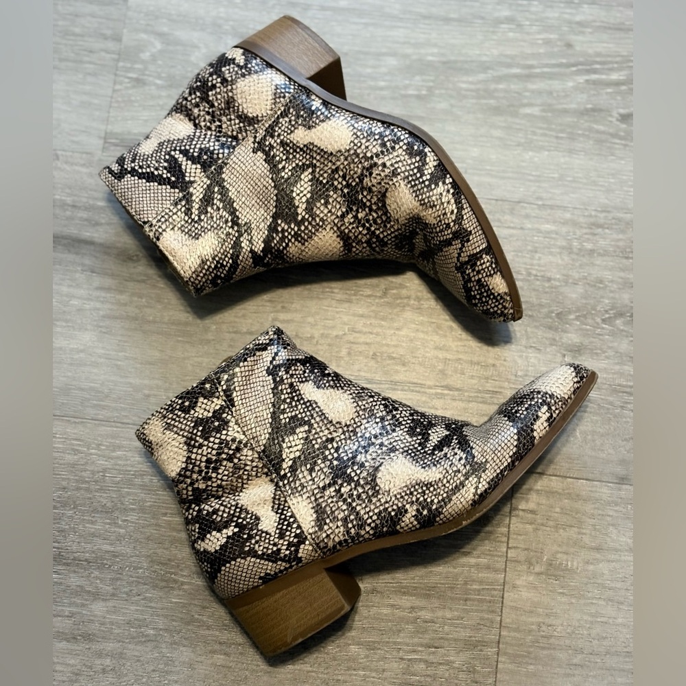 JustFab Black and Cream Patterned Ankle Booties